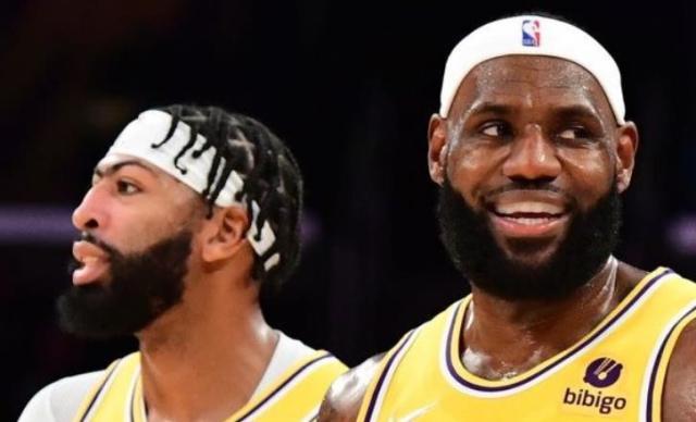 开云-还得靠他俩！詹眉再现恐怖统治力 湖人急需第三人